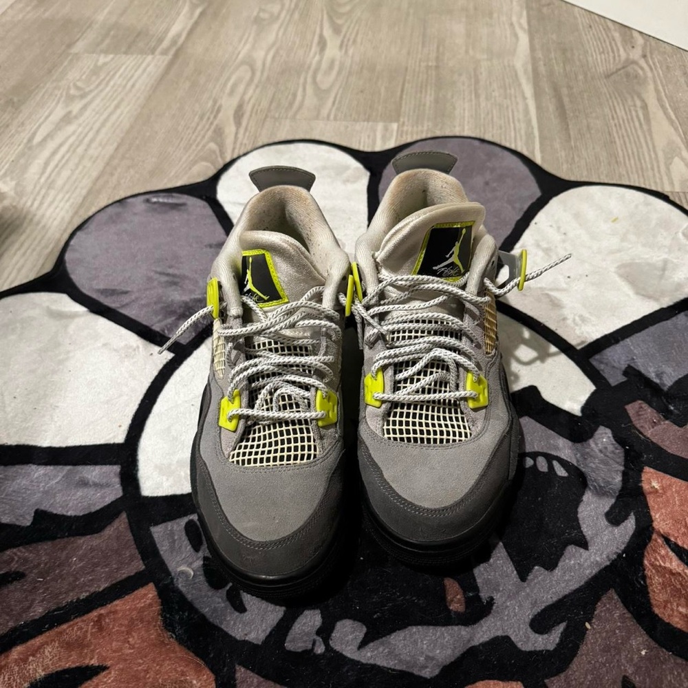 Jordan retro 4 “neon 95”
